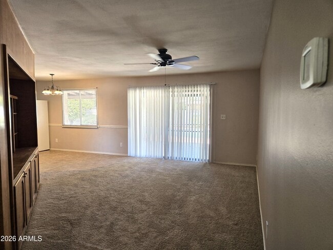 Foto del edificio - 4330 W Royal Palm Rd