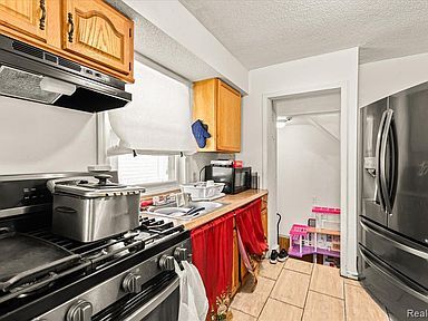 Foto del edificio - 17695 Runyon St