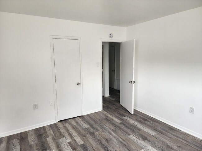 Foto del edificio - 39 Simonds Dr