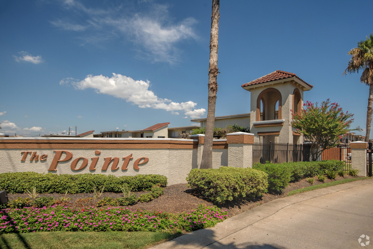 Primary Photo - The Pointe