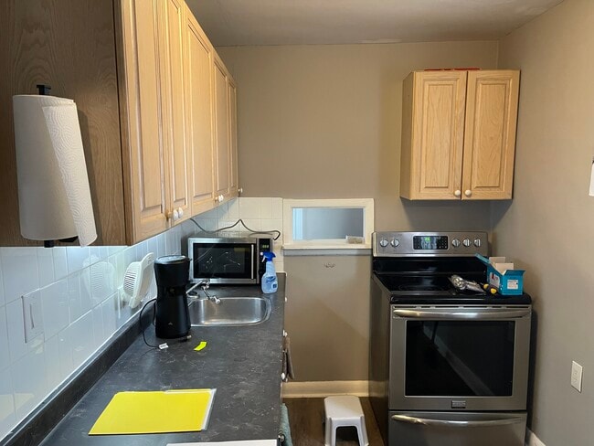 Building Photo - 45 Ontario Av