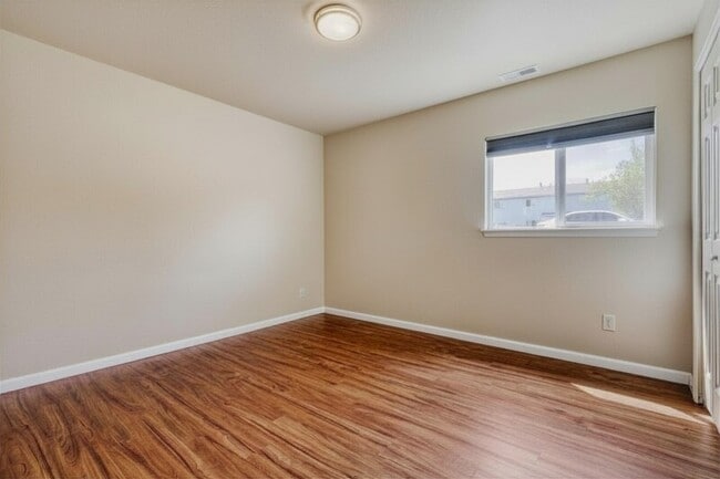 Building Photo - 6648 Provincial Dr