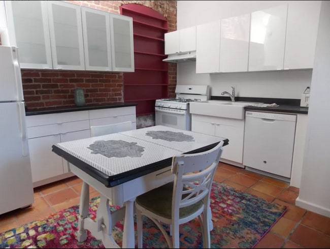 Building Photo - Furnished 1BR Suite in East Rock | Private Gated Garden | Cathedral Ceilings & Skylights
