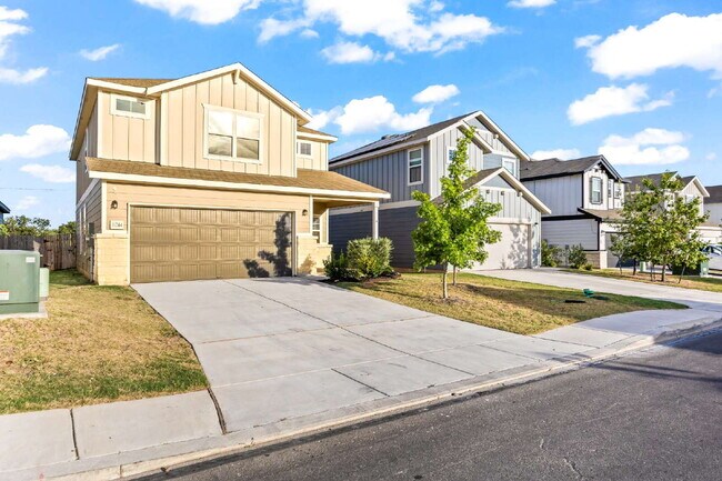 Foto del edificio - "Spacious 4-Bedroom Retreat with 3 Full Baths in San Antonio – Your Perfect 2029 Sq Ft Sanctuary!"