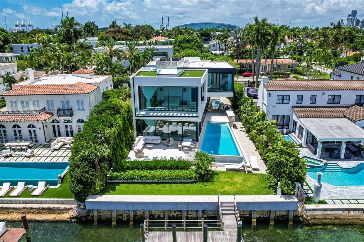 79 N Hibiscus Dr, Miami Beach, FL 33139 - House Rental in Miami 79 N Hibiscus Dr, Miami Beach, FL 33139 - House Rental in Miami