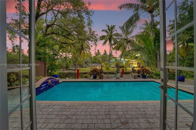 Foto del edificio - 816 SW 10th St