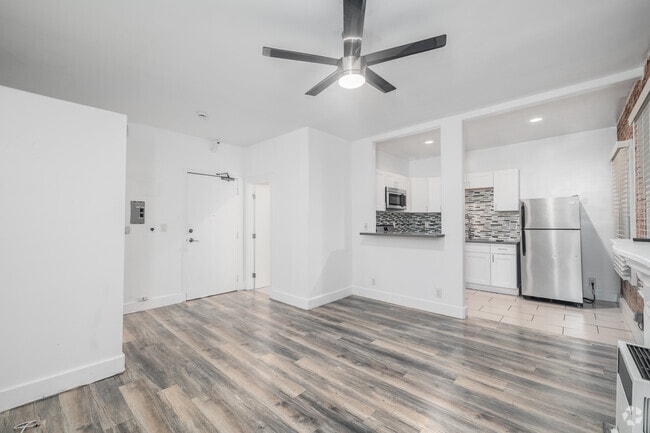Studio - 420SF - Living Space - The Lewelleyn Manor Apartments