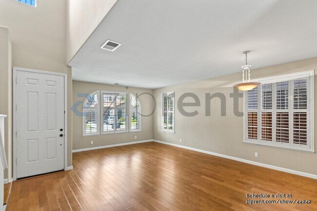 Foto del edificio - 856 Dederick Ct