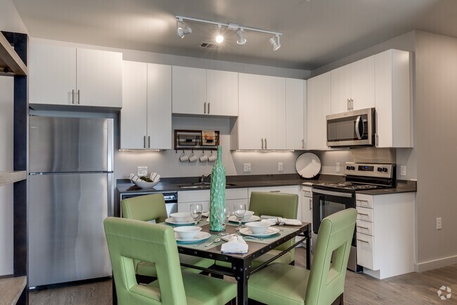 1HAB, 1BA - 680 ft² - The Emerson