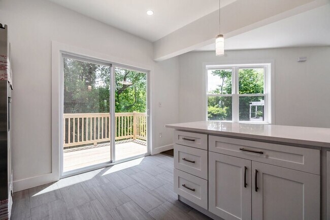 Foto del edificio - 82 Ballou Ave