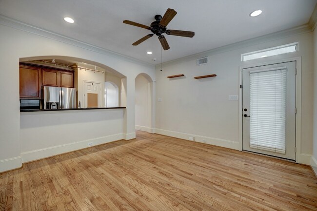 Foto del edificio - 1749 Aden Dr