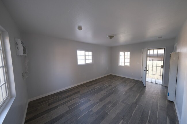 living room facing entrance - 6414 10th Ave