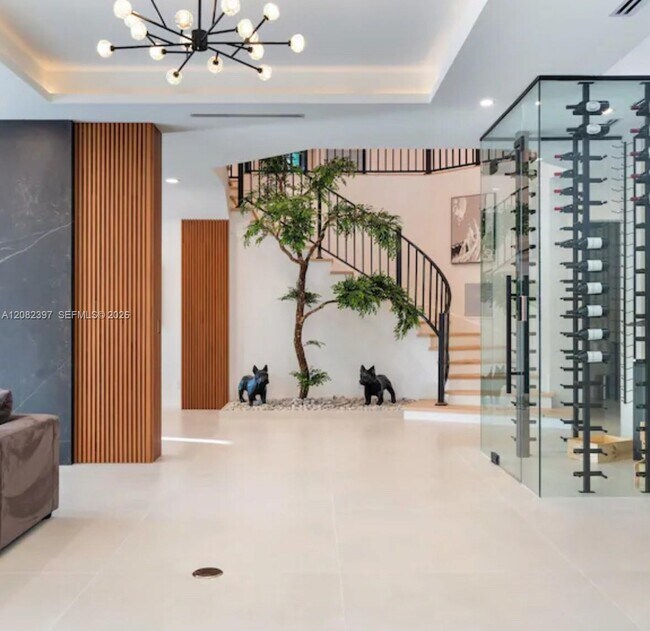 Foto del edificio - 131 Royal Palm Dr