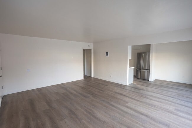 Building Photo - Bay Park Apartments