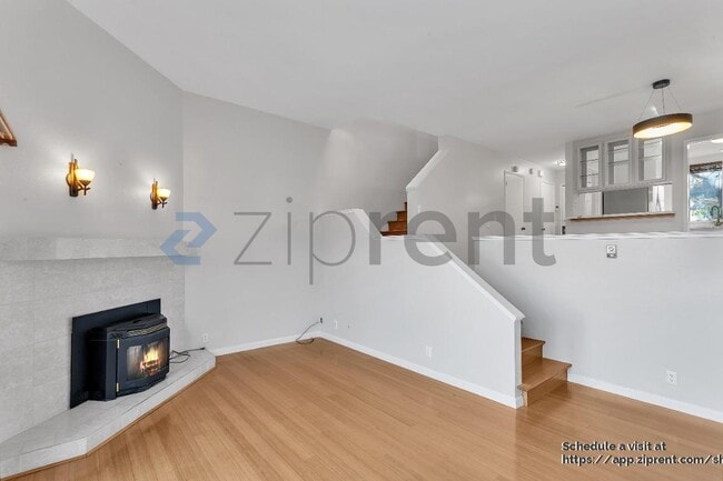 Building Photo - 123 Buckelew St