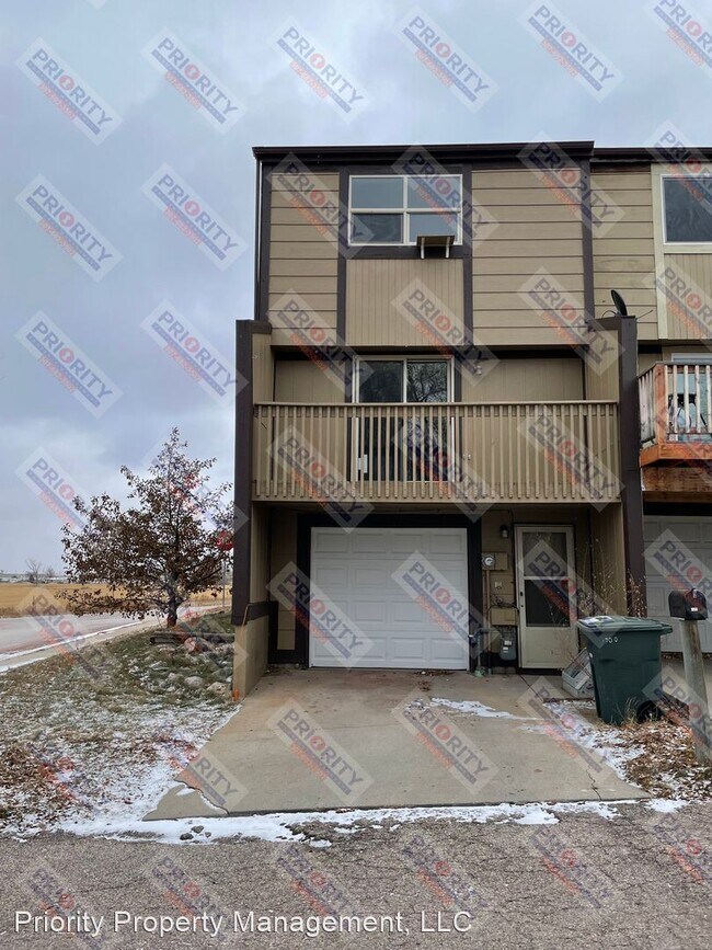 2 br, 1.5 bath House 700 S Gurley Ave House Rental in Gillette, WY