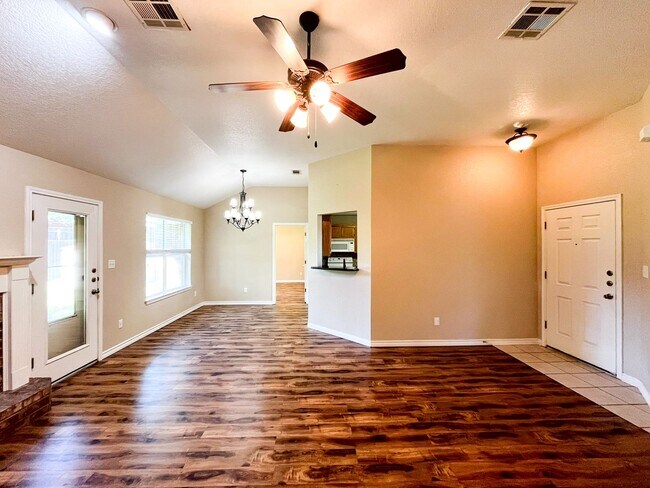 Foto del edificio - Available NOW! Located at Morgans Point Re...