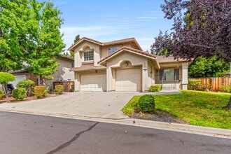 Building Photo - 1144 Trowbridge Way
