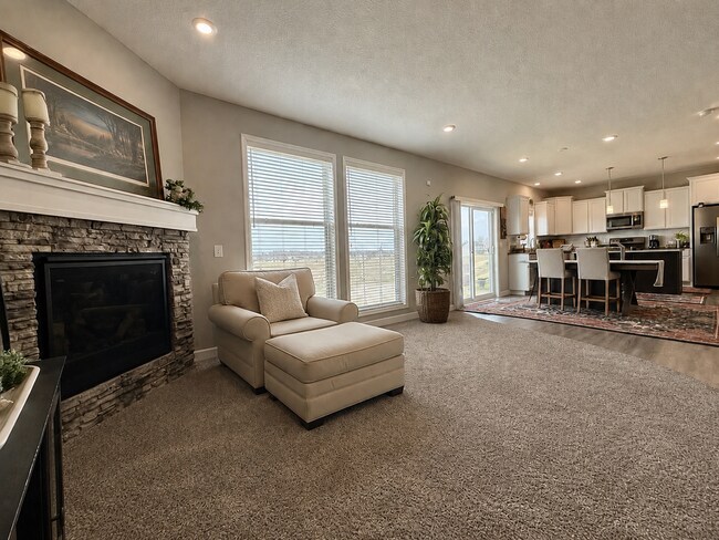 Foto del edificio - Gorgeous 4BR/2.5BA Rogers Home Available 8/1!