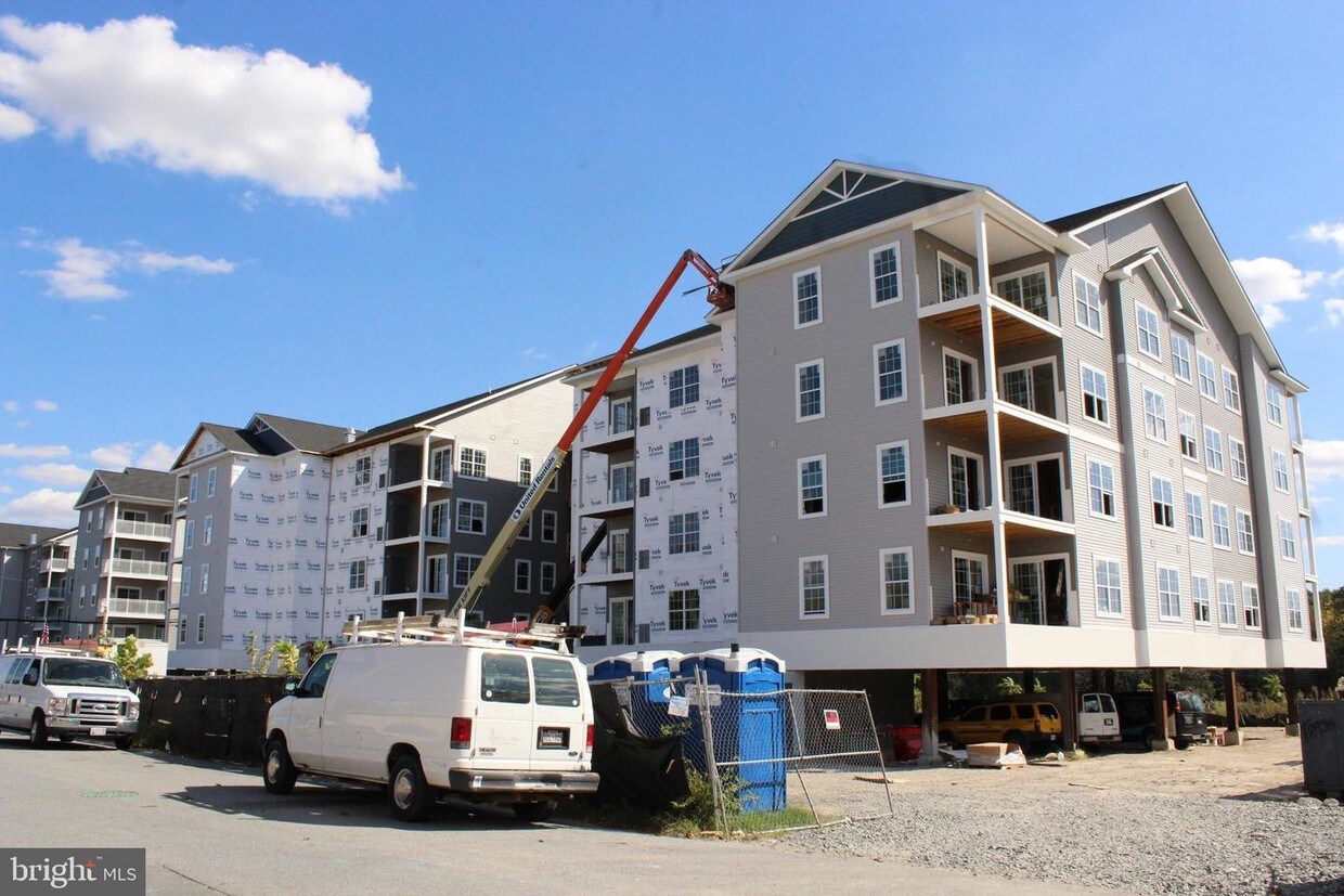 601 Water St Unit 202, Seaford, DE 19973 Room for Rent in Seaford, DE