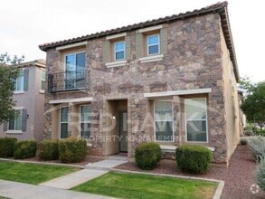 Building Photo - 980 S Huish Dr