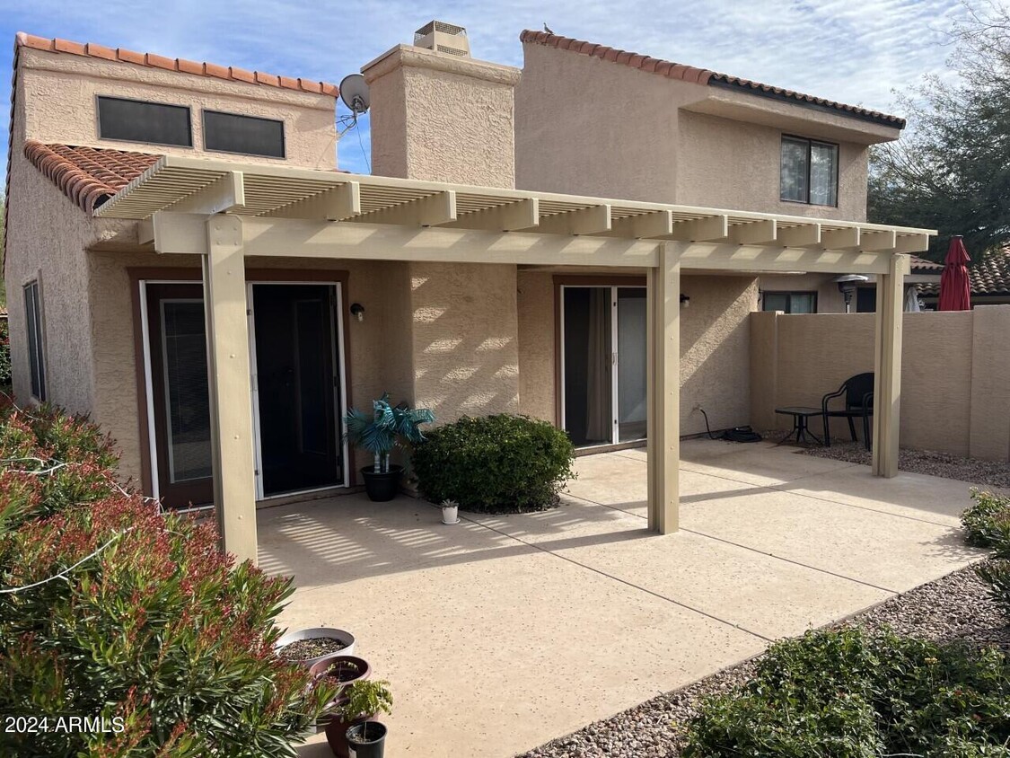 Primary Photo - 1818 N Ventura Ln
