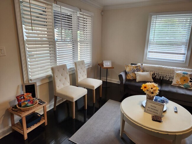 Foto del edificio - Charming 3BR House in Atlanta