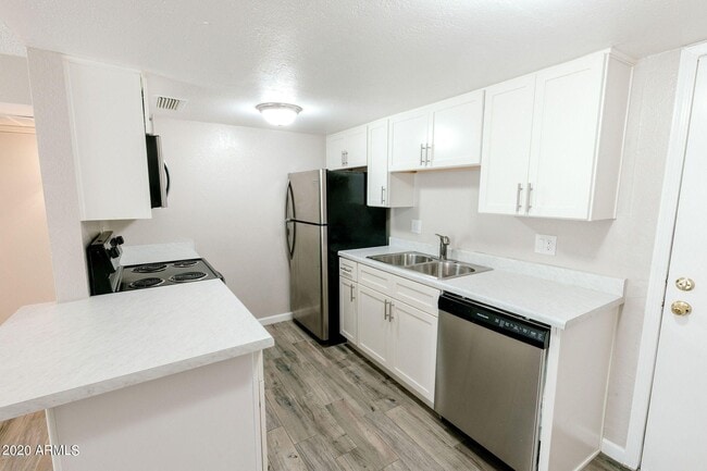 Building Photo - 5022 N 17th Ave