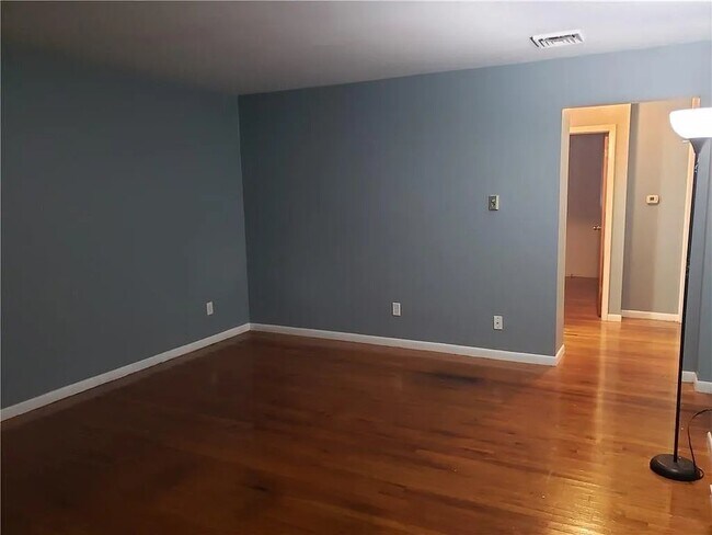 Foto del edificio - 1702 N Graham Ave
