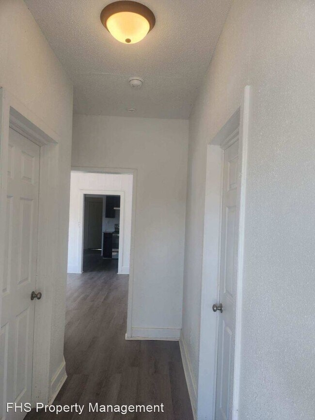 Foto del edificio - 3 br, 1 bath House - 1715 N National