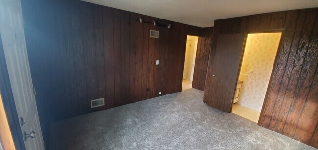 Foto del edificio - 8420 Lane Pl