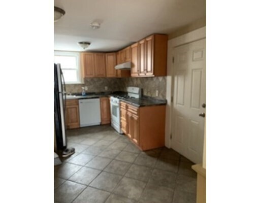 Building Photo - 115 Chatham St