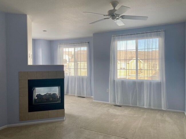 Foto del edificio - 2 Bedroom 2 1/2 Bath with Gorgeous Views