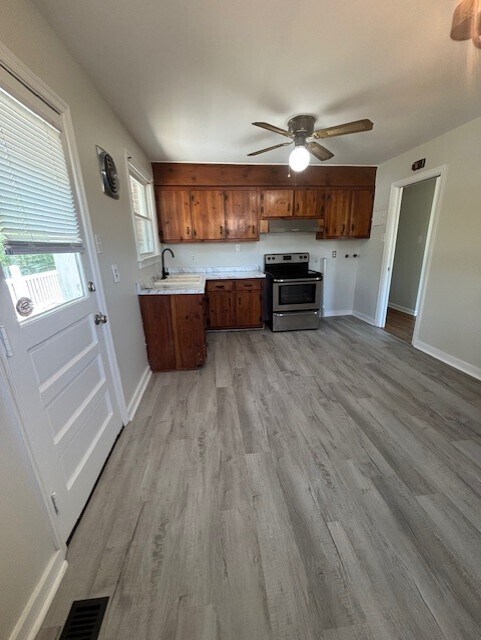 Foto del edificio - 9721 Drexel Ln