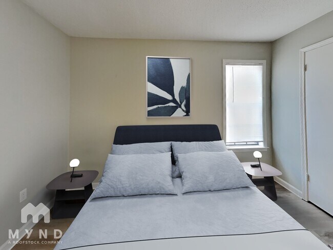 Foto del edificio - 7301 Hollorn Ln