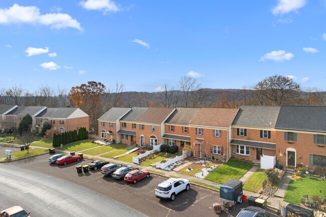 Foto del edificio - 105 Goshen Rd