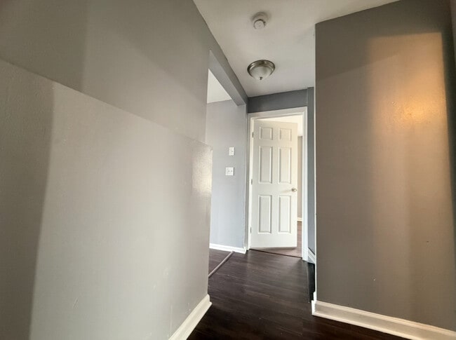 Building Photo - 26 Clarence St