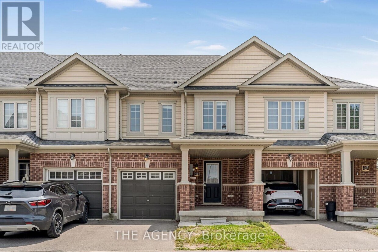 Primary Photo - 570-570 Linden Dr