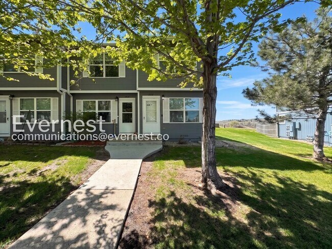 Foto del edificio - 2040 Oakcrest Cir