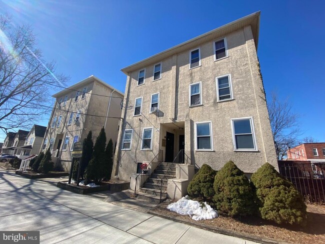 Building Photo - 141 Cooper Ave
