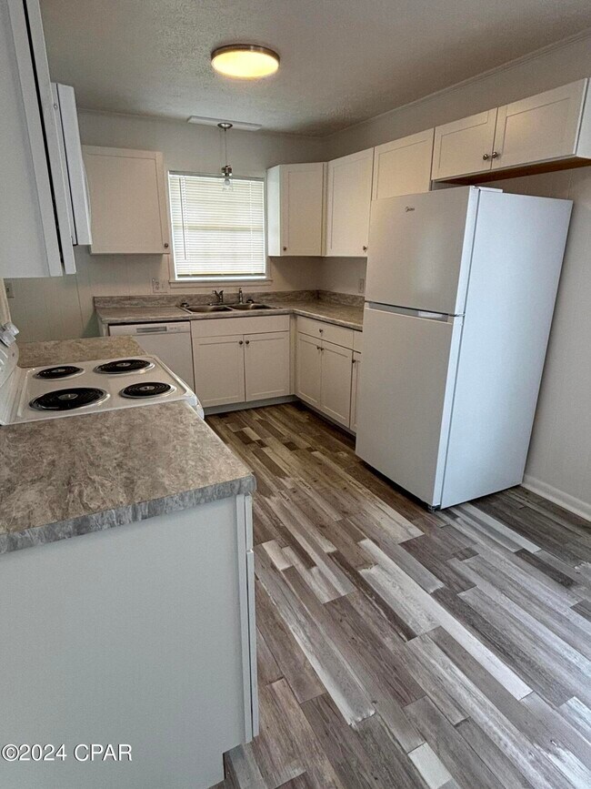 Foto del edificio - 3923 W 22nd St