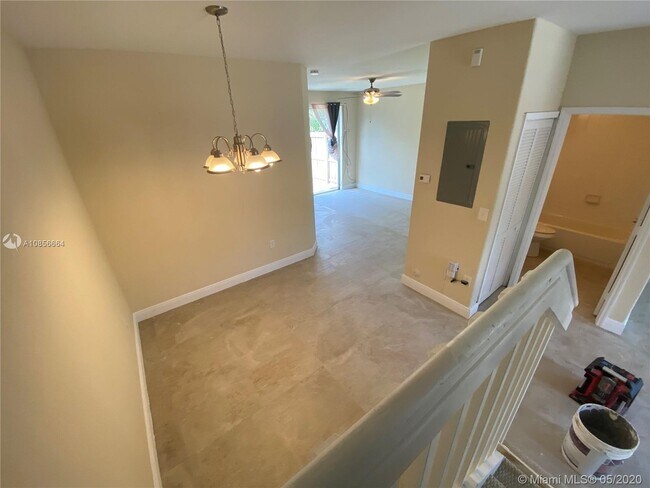 Foto del edificio - 1431 SE 24th Ct