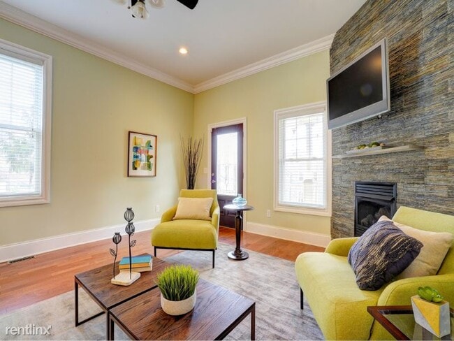 Foto del edificio - 3 br, 3 bath House - 1770 E Mcmillan St