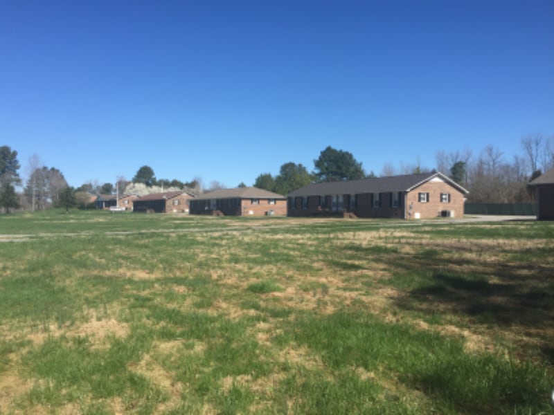 208 Parker Rd Unit 208, Manchester, TN 37355 Room for Rent in