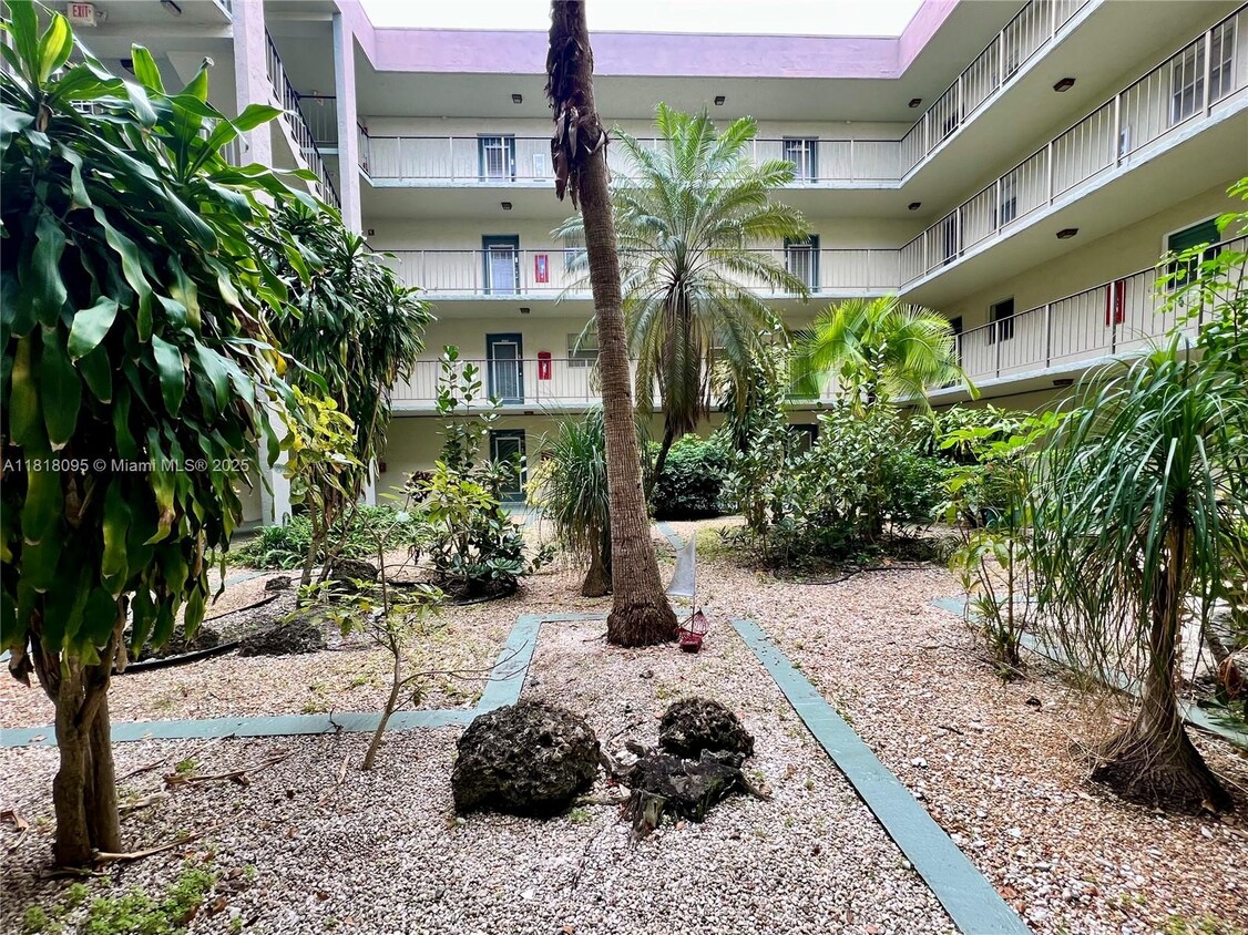 Foto principal - 1800 SW 81st Ave