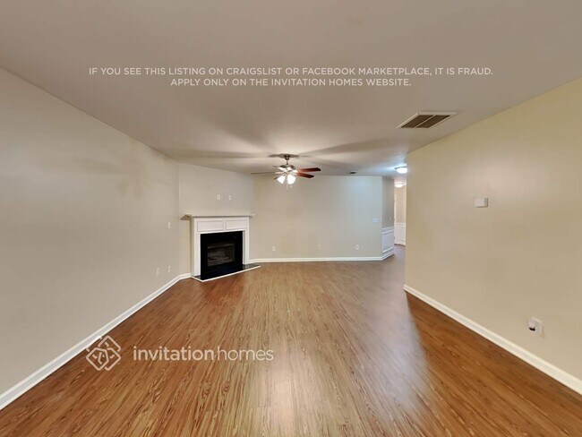 Foto del edificio - 345 Hidden Creek Ln