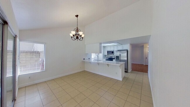 Building Photo - 100 N Avenida Palmera