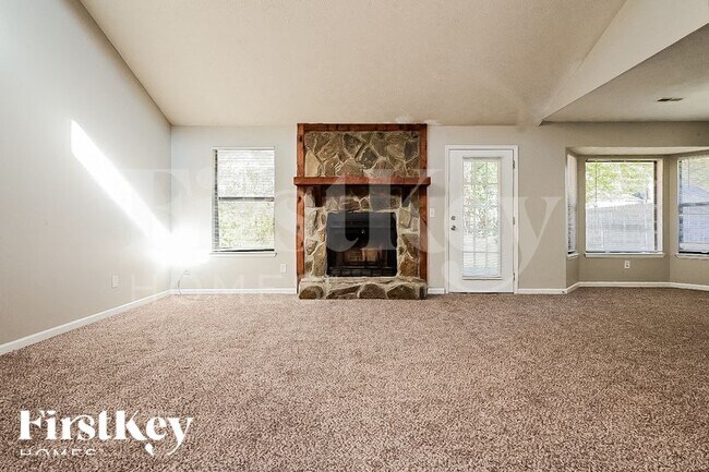 Foto del edificio - 765 Fieldstone Dr