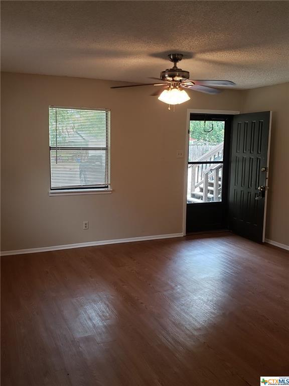 Foto del edificio - 635 E Elm St