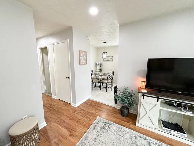 Building Photo - 1209 Mount Rushmore Way